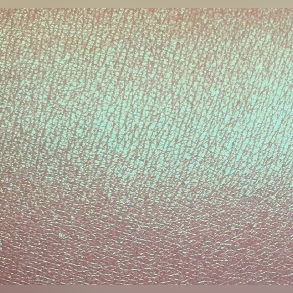 NIB Artist Couture Diamond Glow Powder - Highlighter in Mermaid Fantasy - Picture 9 of 16